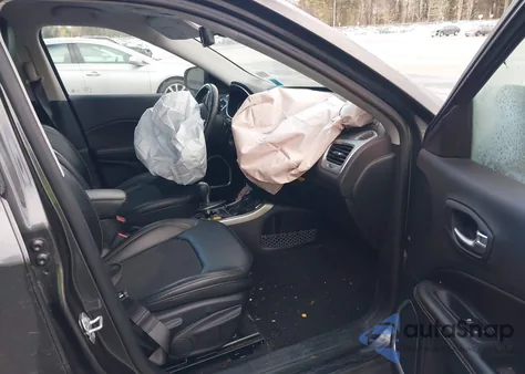 2018 Jeep Compass Latitude 4X4 from USA, damaged, VIN 3C4NJDBB7JT458003